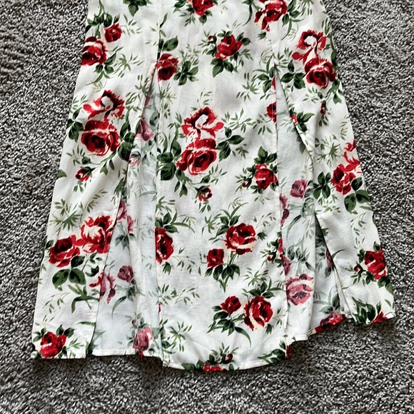 Romantic off the shoulder TOPSHOP dress. - Picture 3 of 3